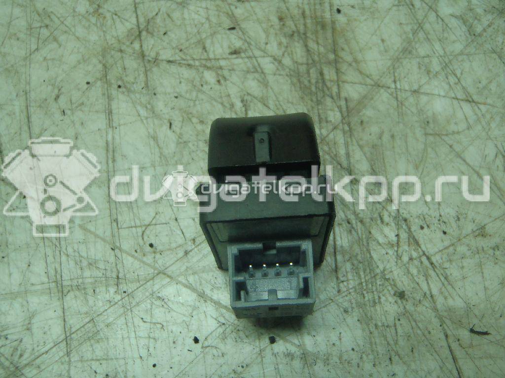 Фото Кнопка стеклоподъемника  8K0959855A для Audi A5 / A4 / Q5 {forloop.counter}}