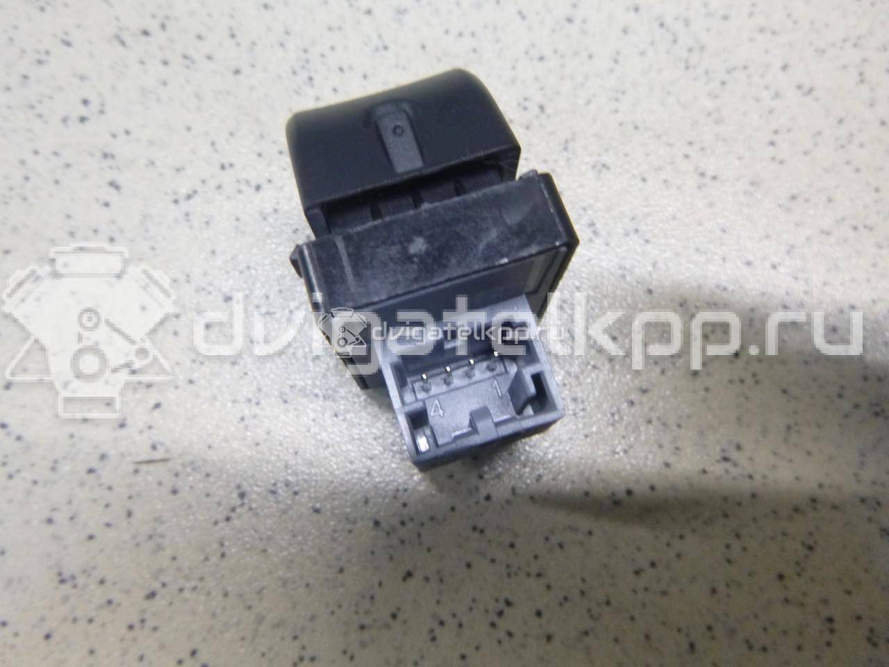 Фото Кнопка стеклоподъемника  8k0959855a для Audi A5 / A4 / Q5 {forloop.counter}}