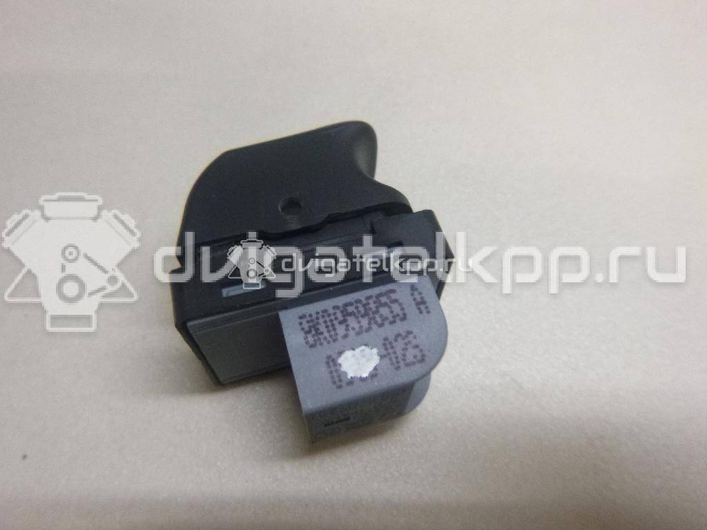Фото Кнопка стеклоподъемника  8k0959855a для Audi A5 / A4 / Q5 {forloop.counter}}