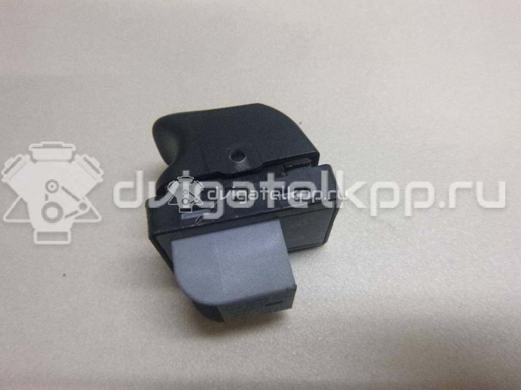 Фото Кнопка стеклоподъемника  8k0959855a для Audi A5 / A4 / Q5 {forloop.counter}}