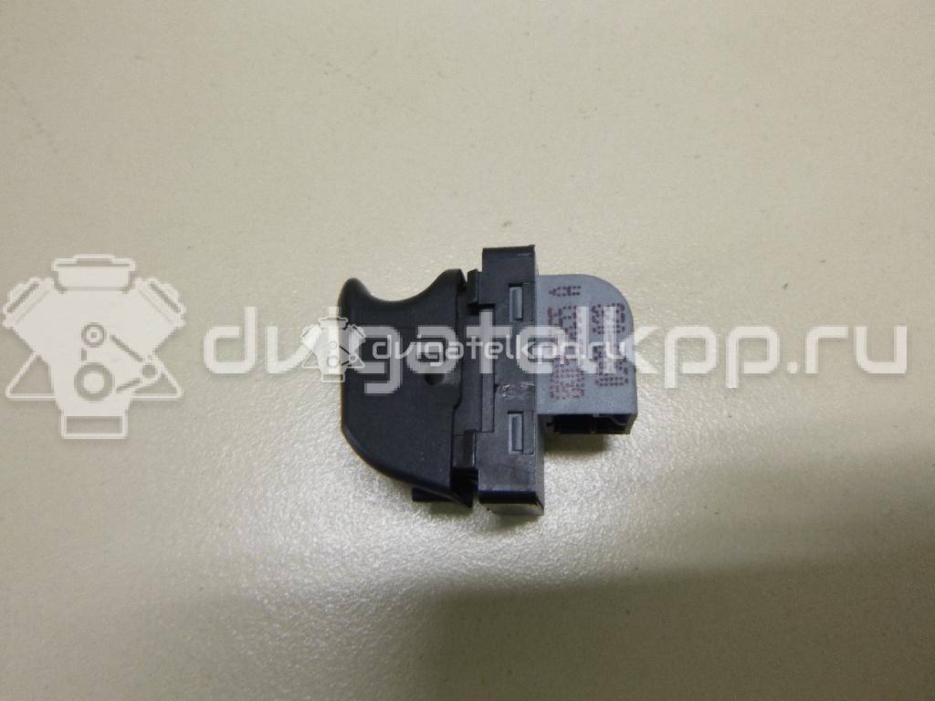 Фото Кнопка стеклоподъемника  8K0959855A для Audi A5 / A4 / Q5 {forloop.counter}}