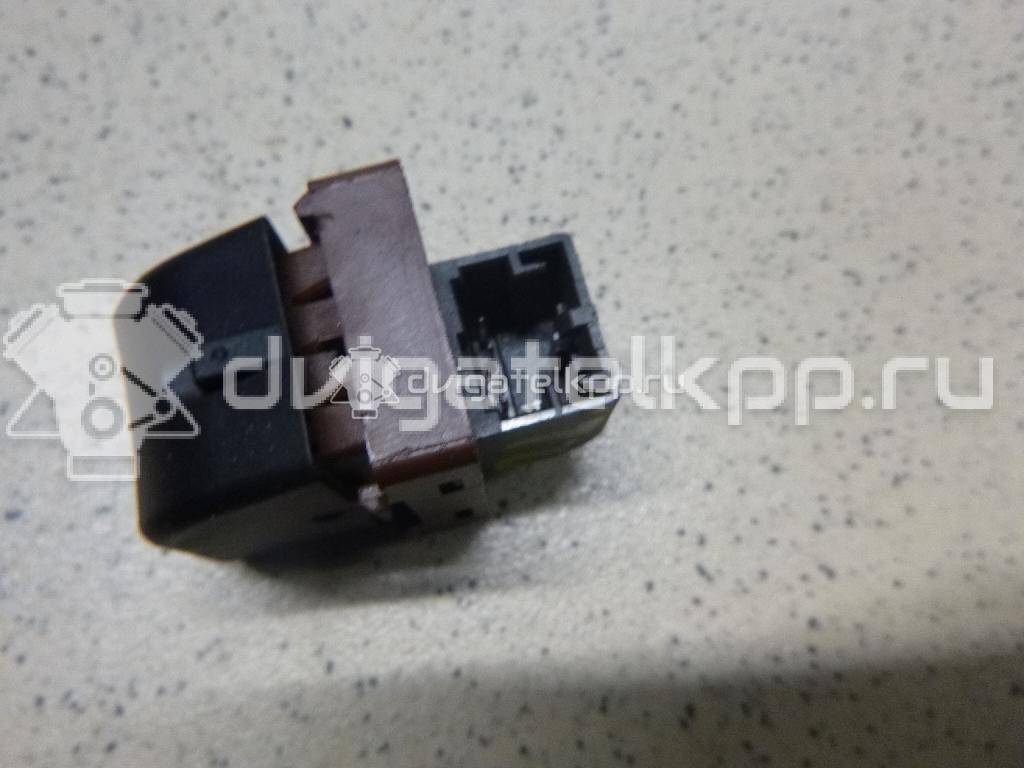 Фото Кнопка открывания багажника  8k0959831a для Audi A5 / A4 / Q5 {forloop.counter}}