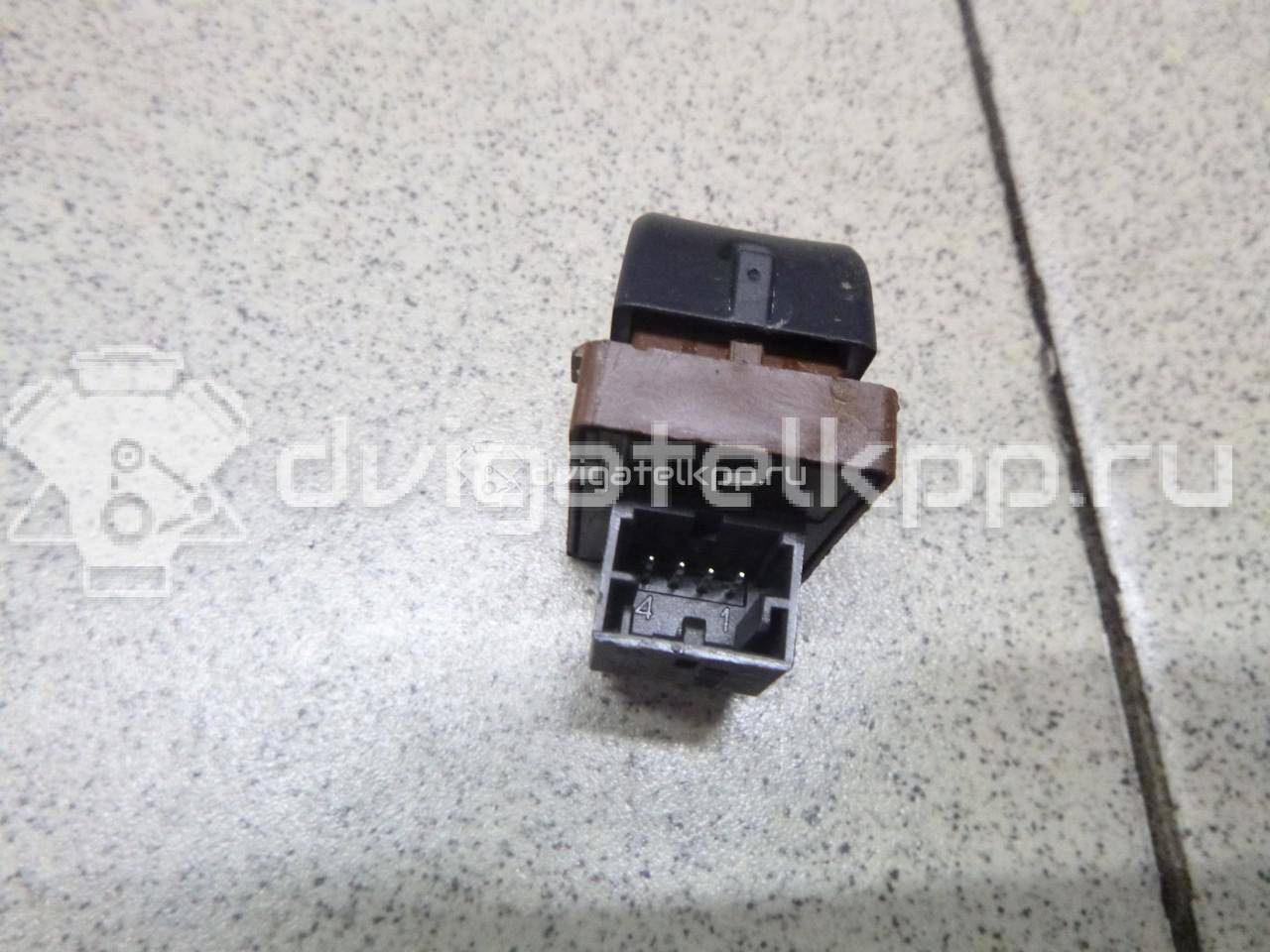 Фото Кнопка открывания багажника  8k0959831a для Audi A5 / A4 / Q5 {forloop.counter}}