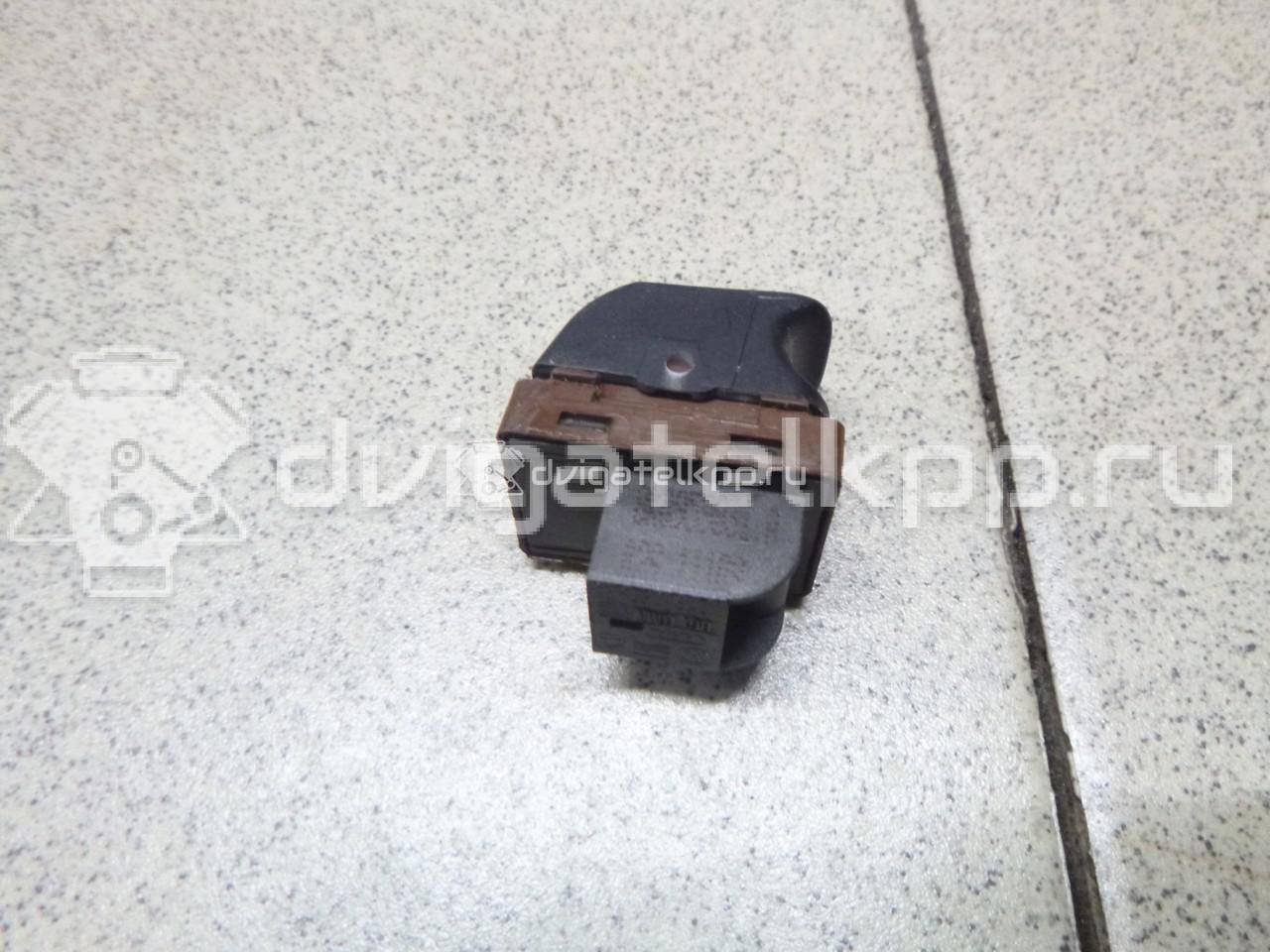 Фото Кнопка открывания багажника  8k0959831a для Audi A5 / A4 / Q5 {forloop.counter}}