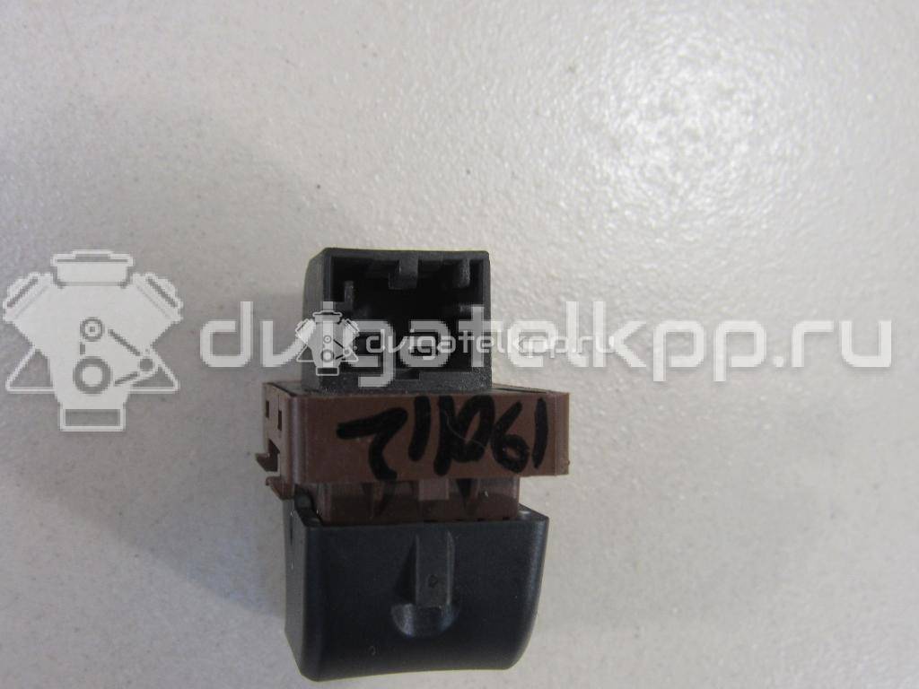 Фото Кнопка открывания багажника  8k0959831a для Audi A5 / A4 / Q5 {forloop.counter}}