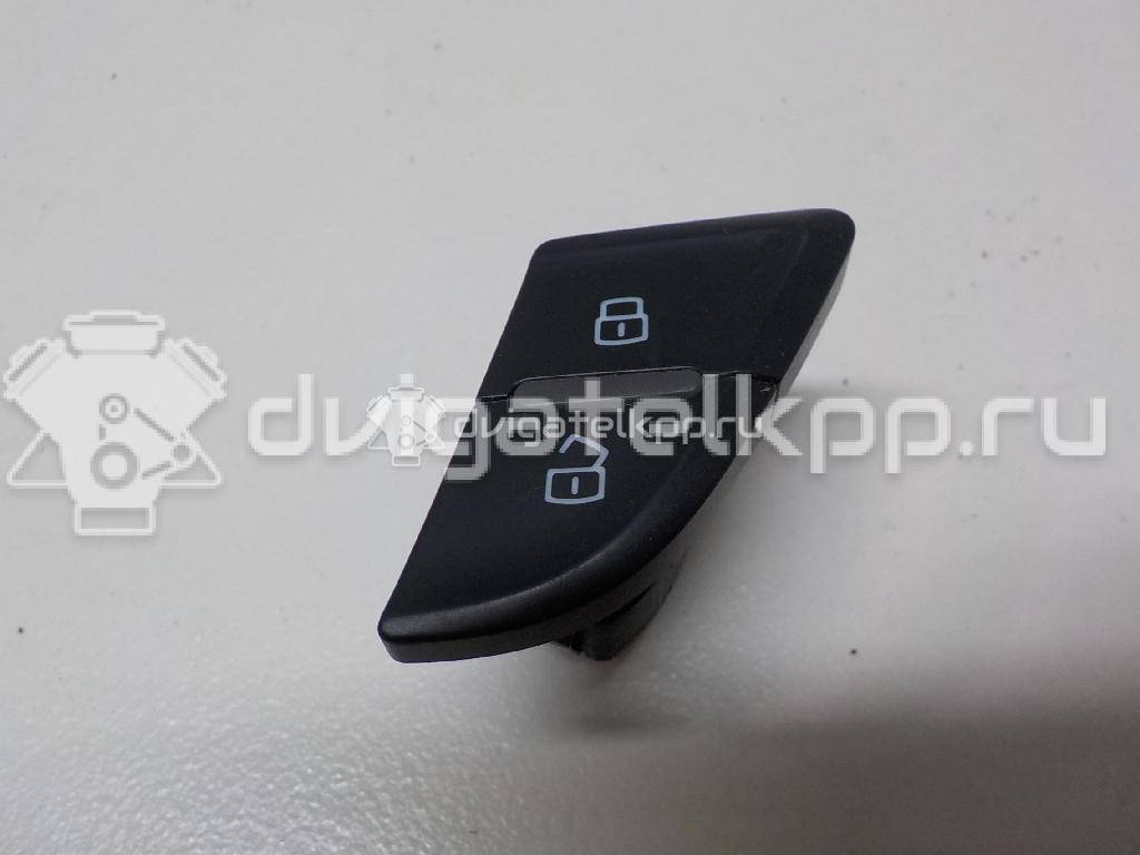 Фото Кнопка центрального замка  8K1962107A для Audi A5 / A4 {forloop.counter}}