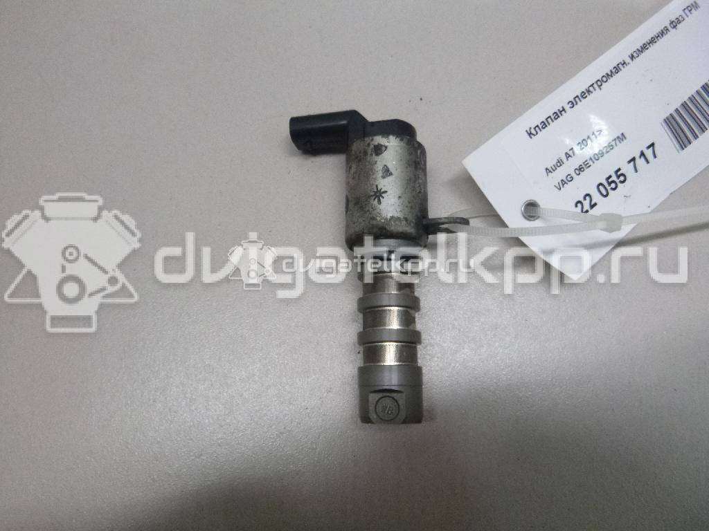 Фото Клапан электромагн. изменения фаз ГРМ  06E109257M для Audi Q7 / A7 Sportback 4Ga, 4Gf {forloop.counter}}