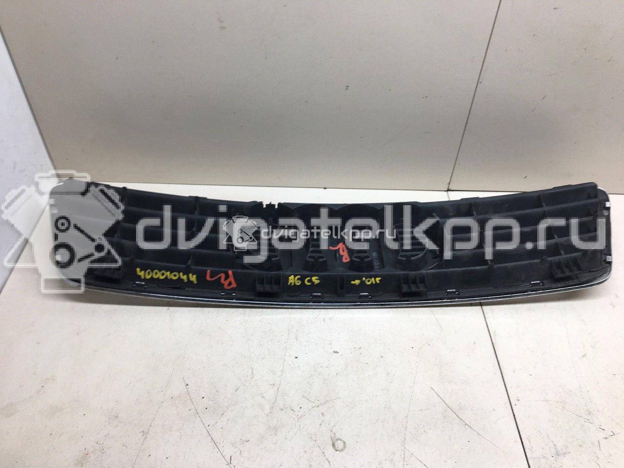 Фото Решетка радиатора  4b0853651a для Audi A6 {forloop.counter}}