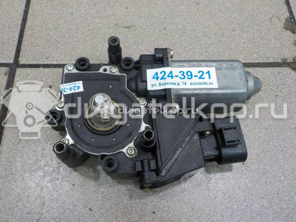 Фото Моторчик стеклоподъемника  4B0959802B для Audi A6 {forloop.counter}}