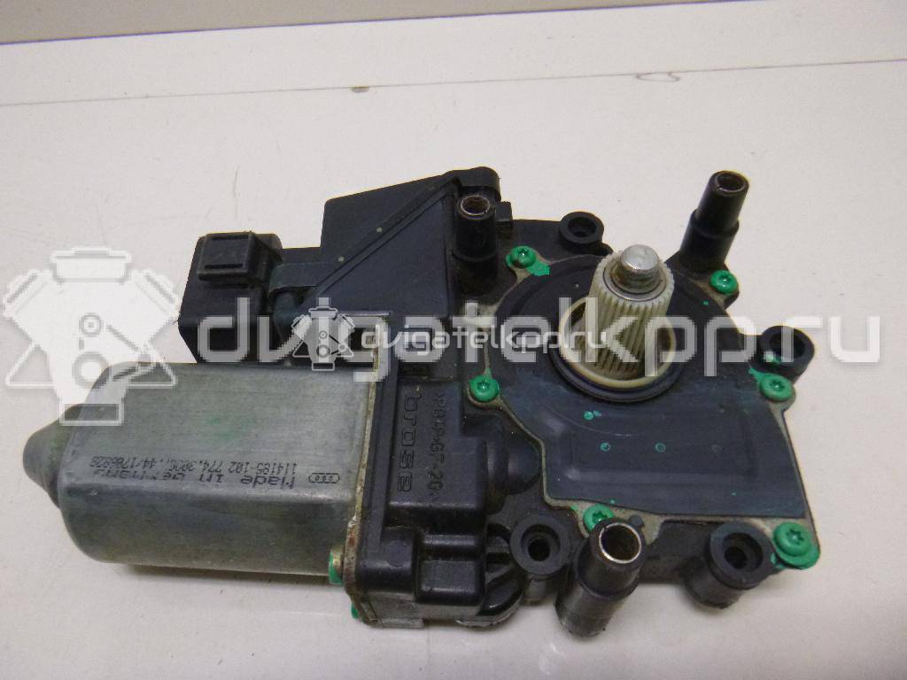 Фото Моторчик стеклоподъемника  4B0959802B для Audi A6 {forloop.counter}}