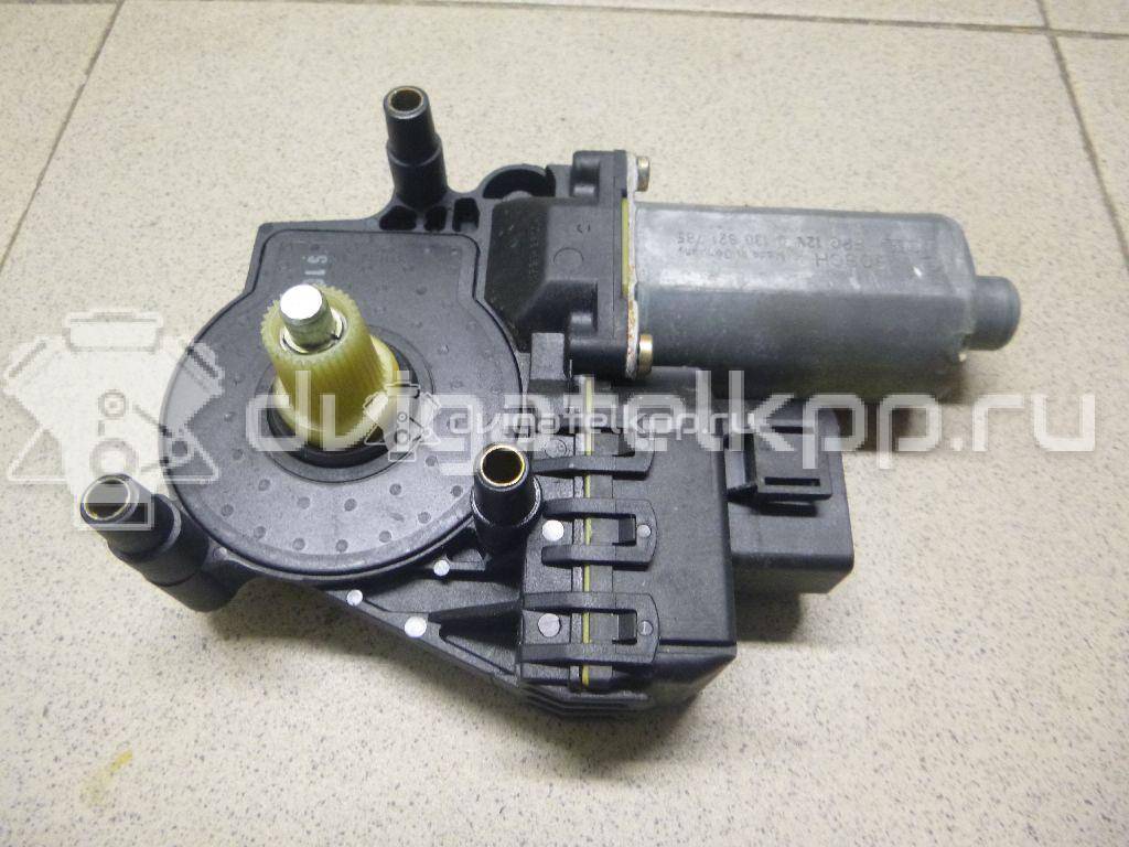 Фото Моторчик стеклоподъемника  4B0959802B для Audi A6 {forloop.counter}}