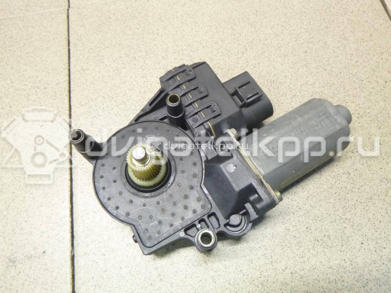 Фото Моторчик стеклоподъемника  4B0959801B для Audi A6 {forloop.counter}}