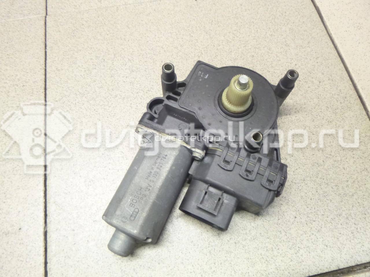 Фото Моторчик стеклоподъемника  4B0959801B для Audi A6 {forloop.counter}}