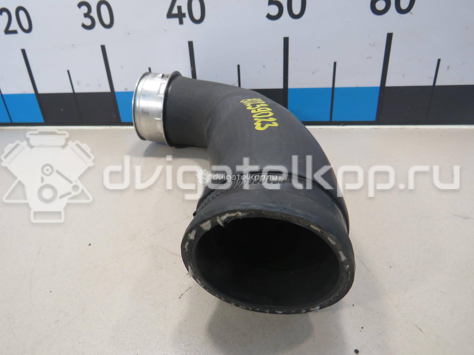 Фото Патрубок интеркулера для двигателя CAWA для Volkswagen Jetta 170 л.с 16V 2.0 л бензин 5N0145834J {forloop.counter}}