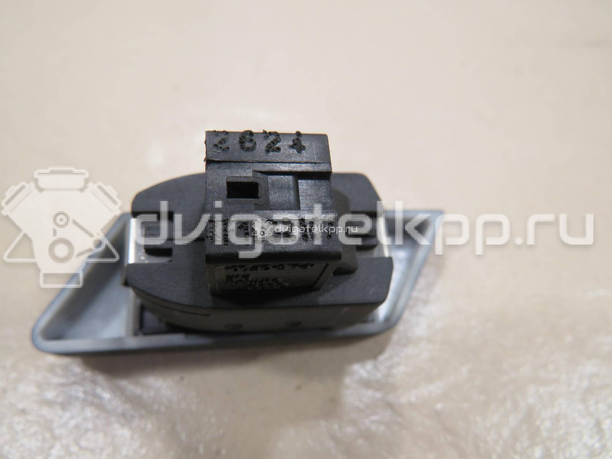 Фото Кнопка центрального замка  4F1962107 для Audi A6 {forloop.counter}}