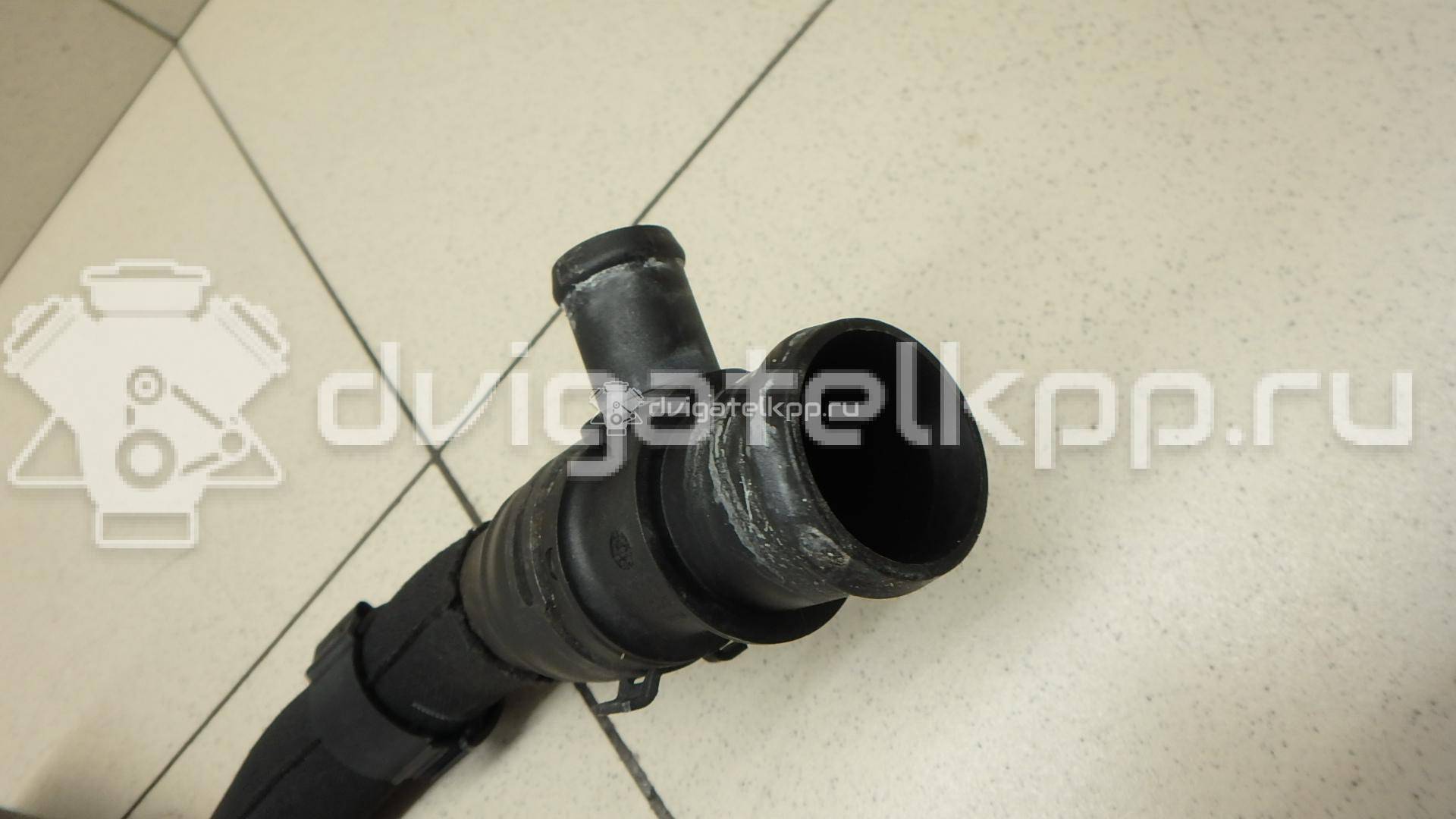 Фото Патрубок радиатора  4G0121055AD для Audi A6 {forloop.counter}}