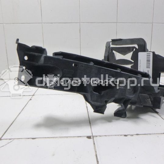 Фото Кронштейн фар правый  8R0805608A для Audi Q5