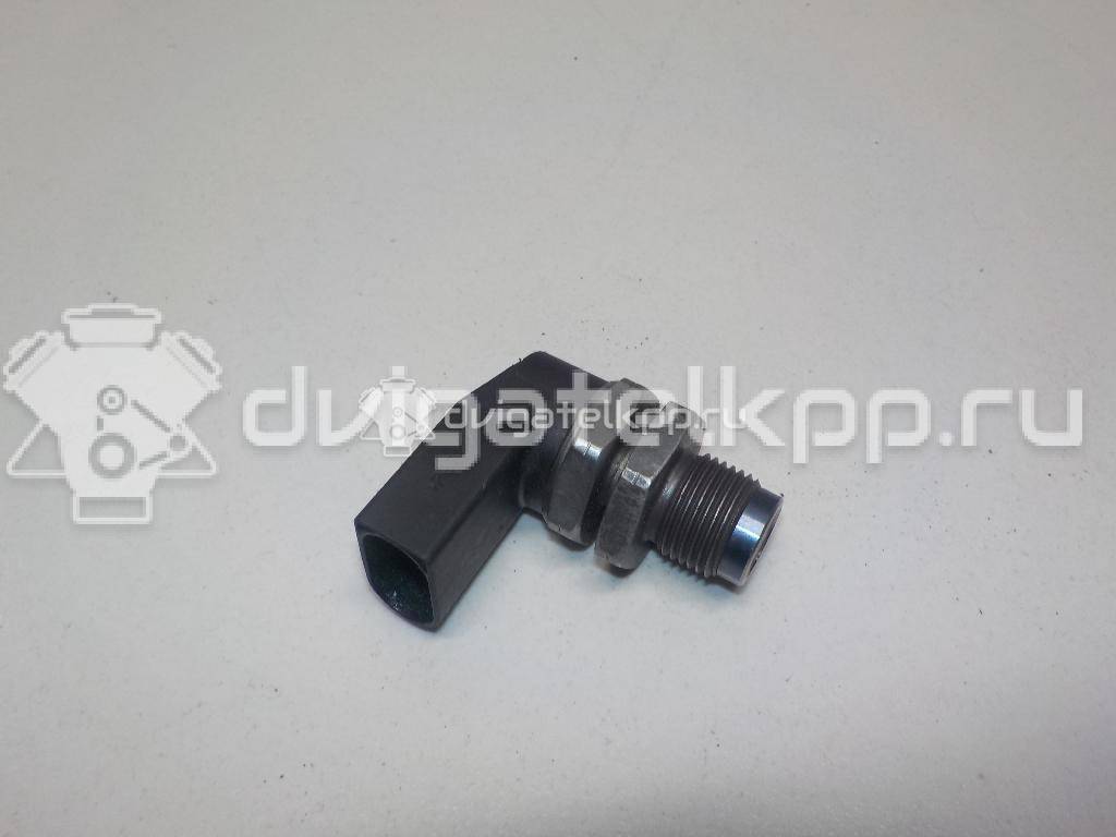 Фото Датчик давления топлива  13537787167 для Bmw 3 / 5 / 6 / 1 / 7 {forloop.counter}}