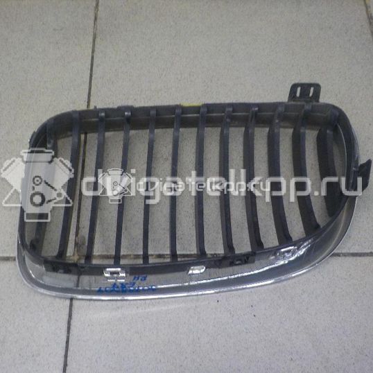 Фото Решетка радиатора правая  51137077130 для Bmw 1