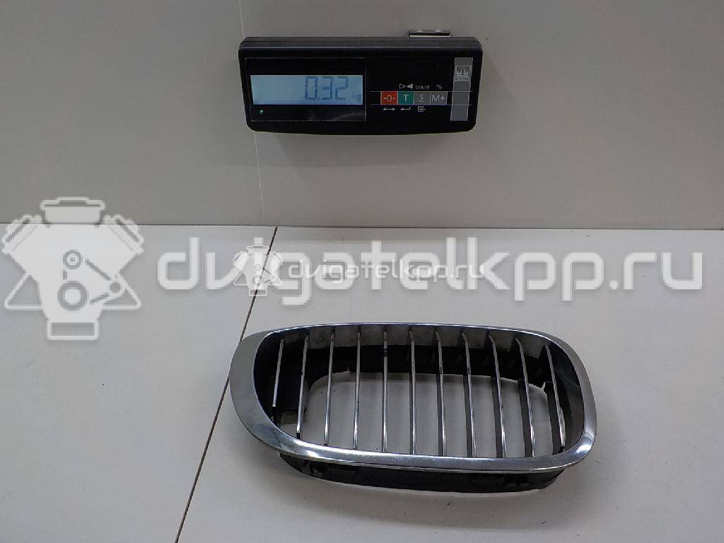 Фото Решетка радиатора правая  51137064318 для Bmw 3 {forloop.counter}}