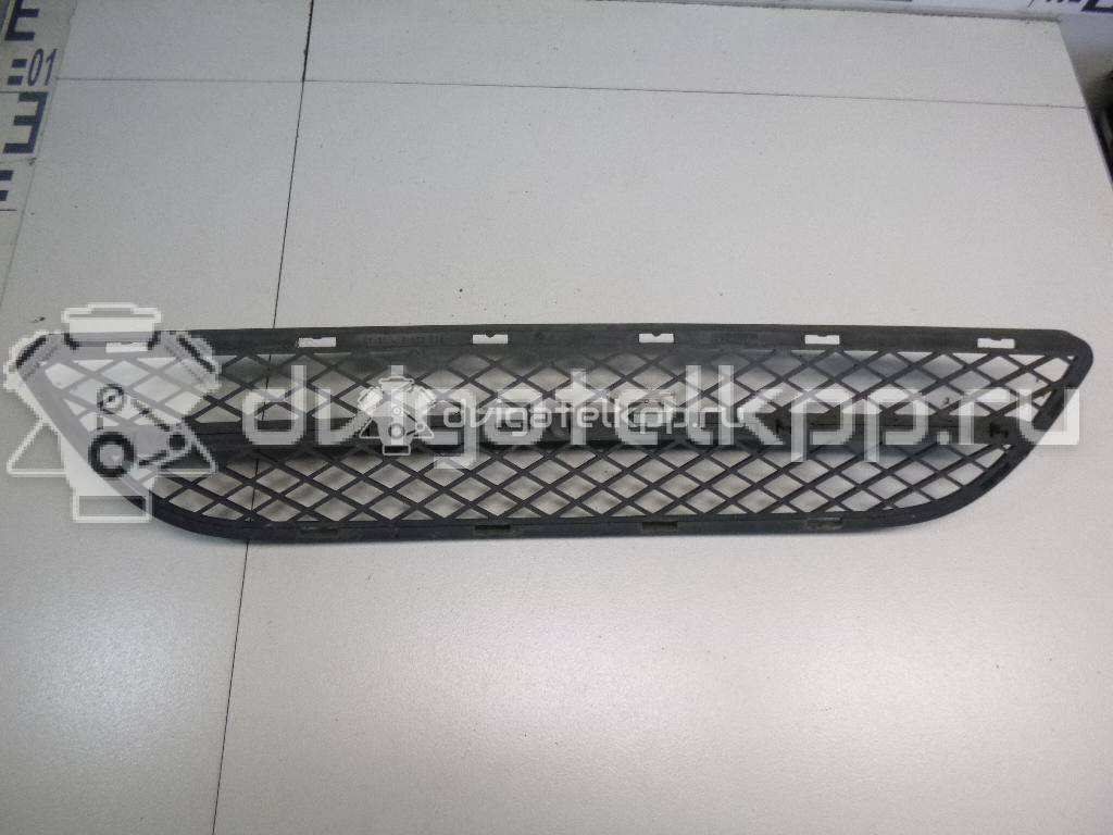 Фото Решетка в бампер центральная  51117134074 для Bmw 3 {forloop.counter}}