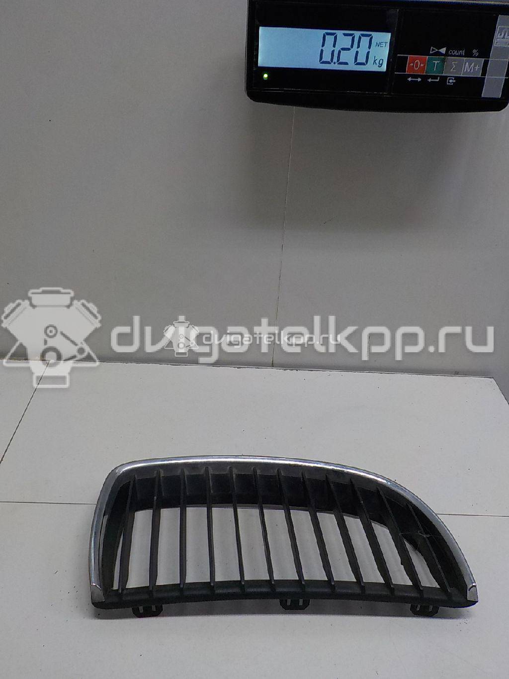 Фото Решетка радиатора правая  51137120008 для Bmw 3 {forloop.counter}}