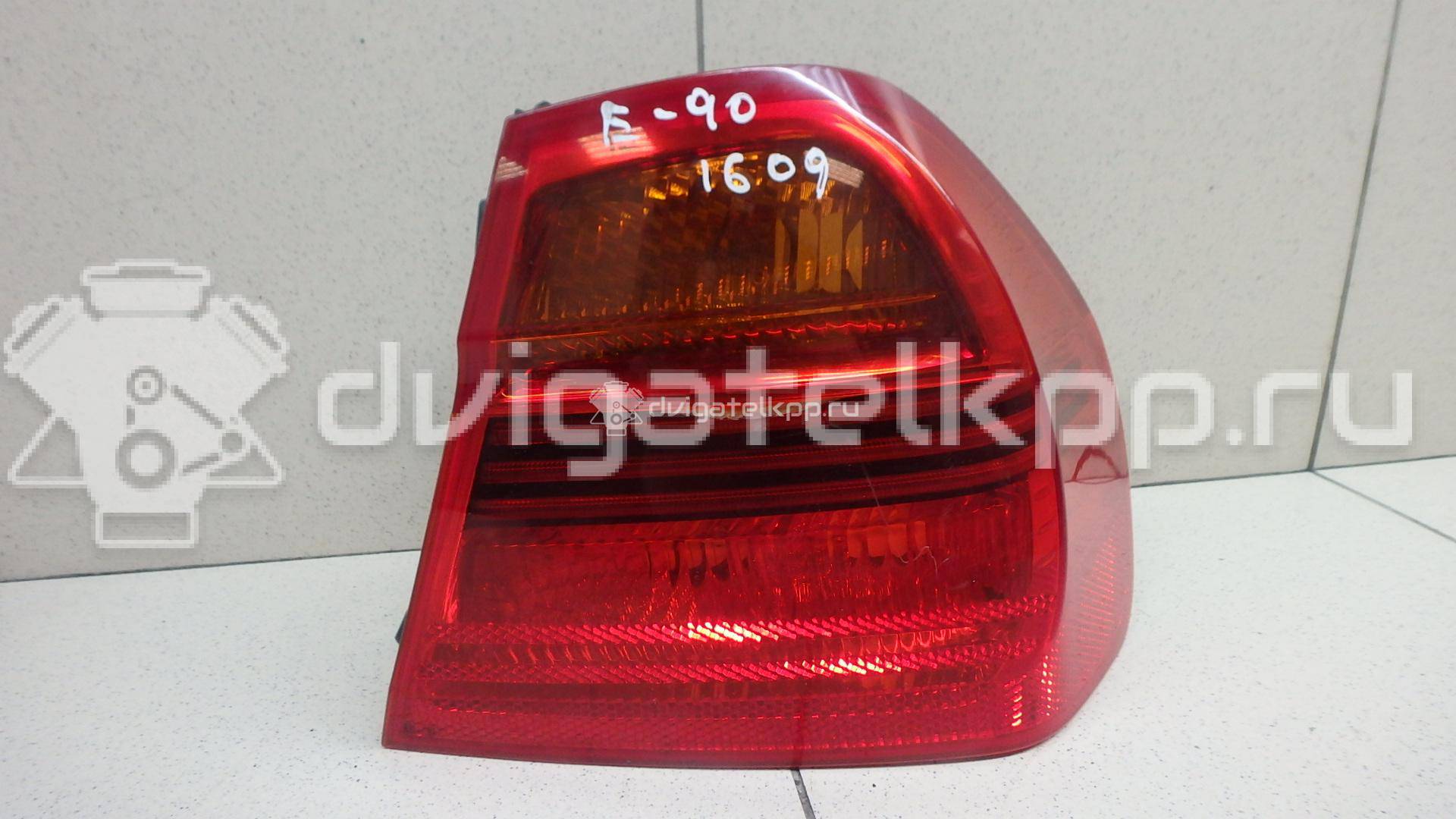 Фото Фонарь задний наружный правый  63216937458 для Bmw 5 / 3 {forloop.counter}}