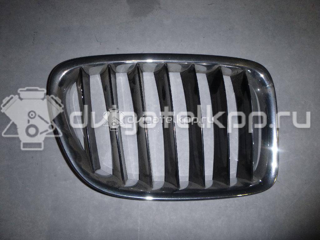 Фото Решетка радиатора правая  51112993306 для Bmw X1 {forloop.counter}}