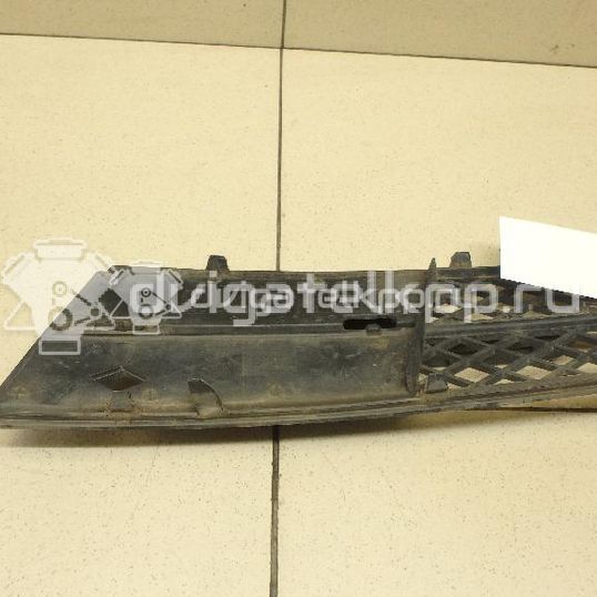 Фото Решетка в бампер правая  51117200700 для Bmw 5