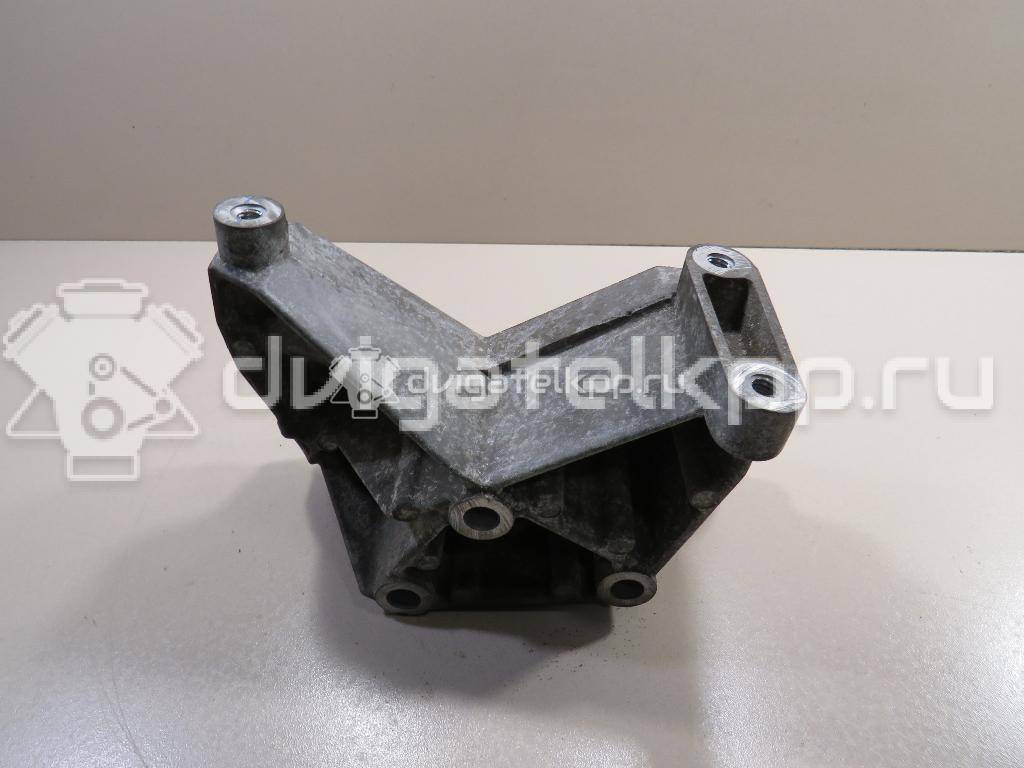 Фото Кронштейн генератора для двигателя WLAT (12 V) для Ford Australia Courier 117 л.с 12V 2.5 л Дизельное топливо 1L5Z10A313BA {forloop.counter}}