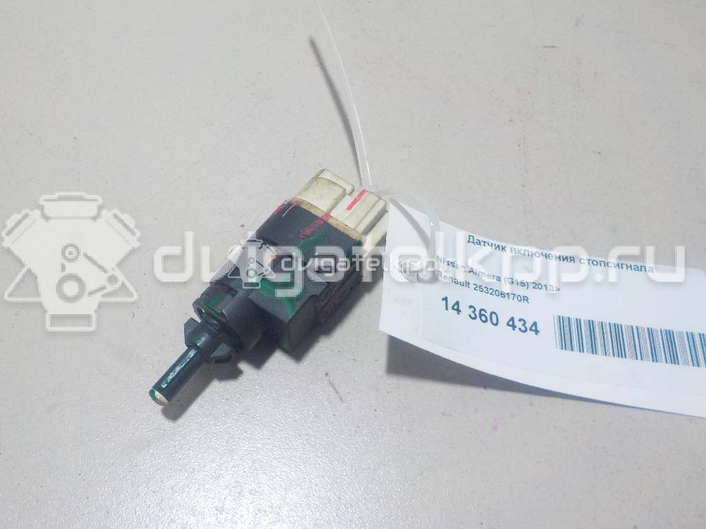 Фото Датчик включения стопсигнала  253206170r для vaz Lada Largus {forloop.counter}}