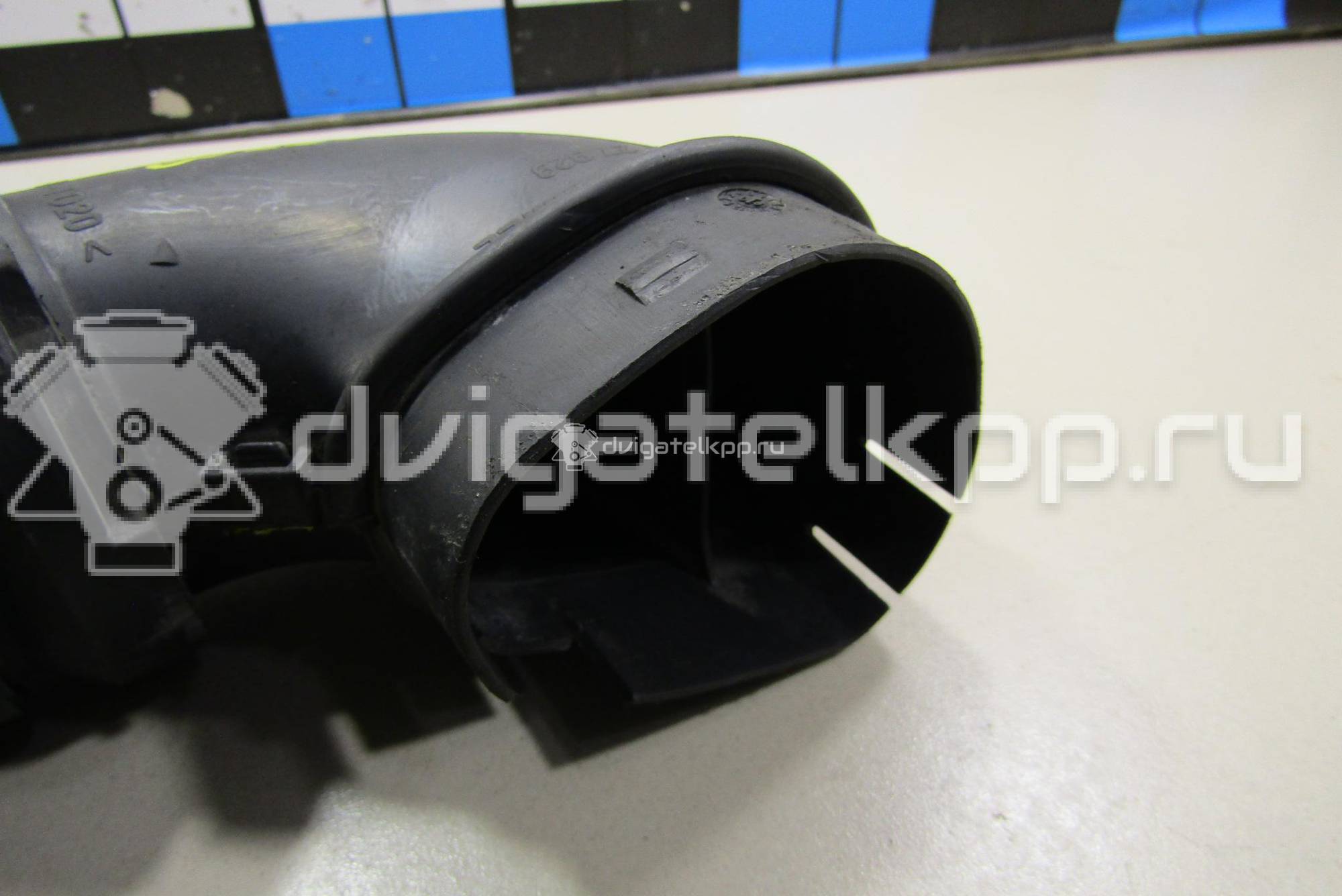 Фото Воздухозаборник (внутри)  30677340 для volvo S40 {forloop.counter}}