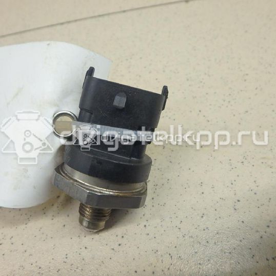 Фото Датчик давления топлива  1729436 для volvo S60