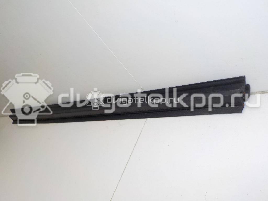 Фото Уплотнитель стекла двери  10393321 для chevrolet Tahoe II {forloop.counter}}