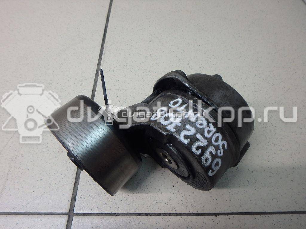 Фото Ролик-натяжитель ручейкового ремня для двигателя D4CB для Hyundai / Kia 140 л.с 16V 2.5 л Дизельное топливо 252814A000 {forloop.counter}}