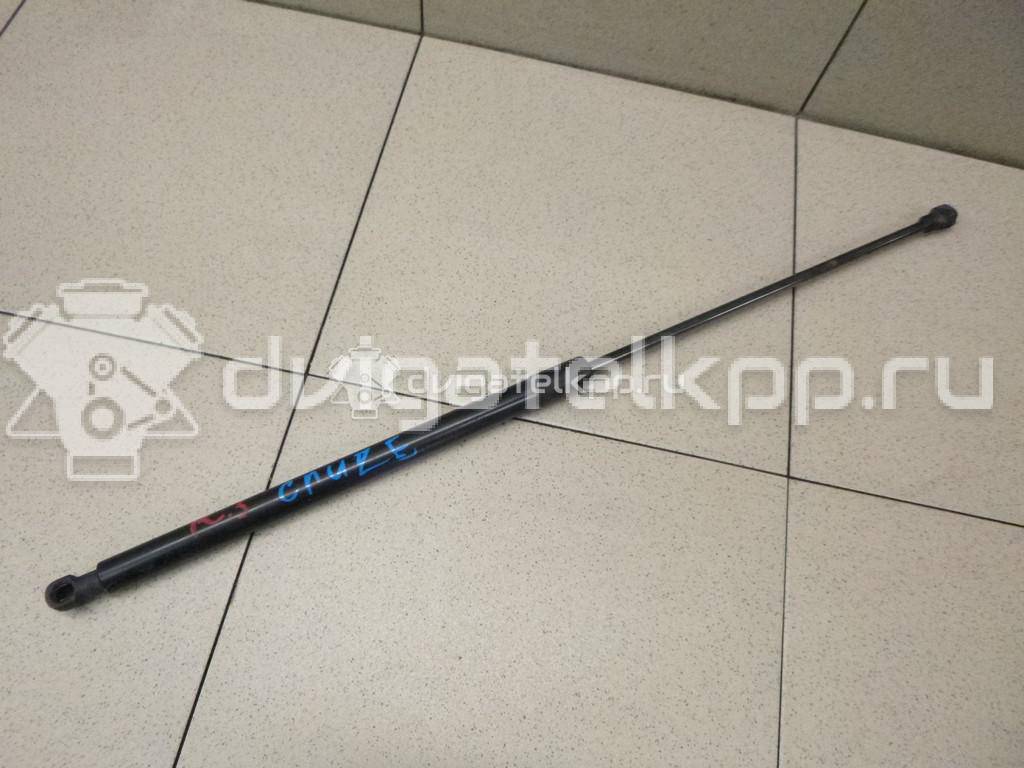 Фото Амортизатор двери багажника  95146515 для Chevrolet Cruze {forloop.counter}}