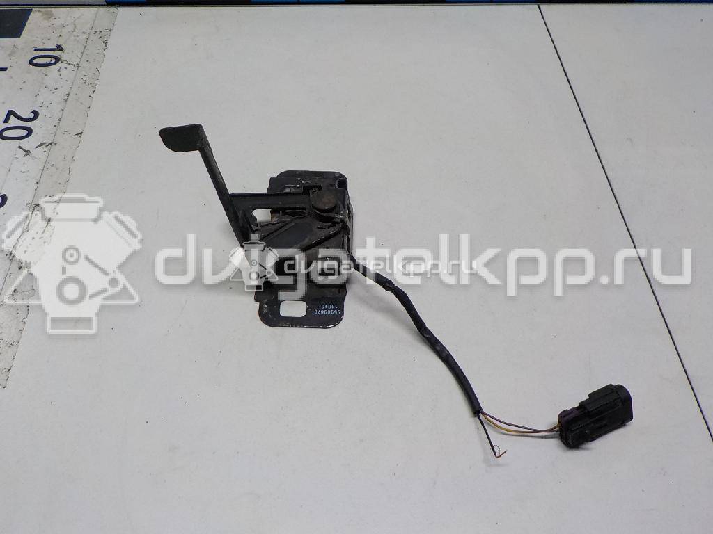 Фото Замок капота  95989870 для Chevrolet Cruze {forloop.counter}}