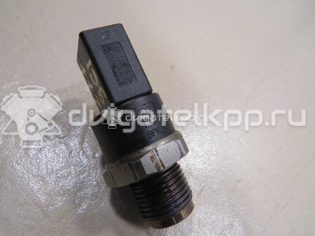 Фото Датчик давления топлива  059130758 для chrysler 300C {forloop.counter}}