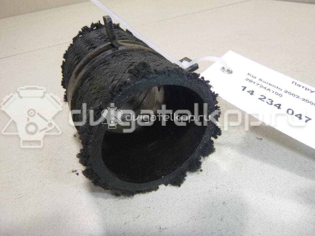 Фото Патрубок интеркулера для двигателя D4CB для Hyundai / Kia 110-175 л.с 16V 2.5 л Дизельное топливо 281724A100 {forloop.counter}}