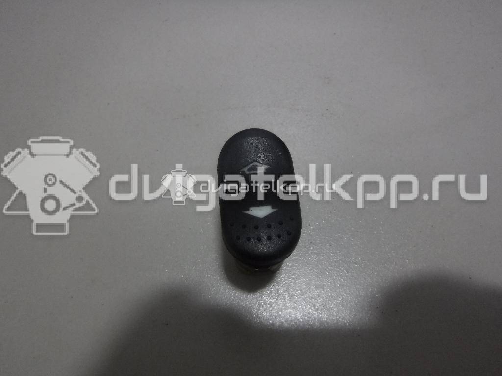 Фото Кнопка стеклоподъемника  1091485 для ford america Focus USA {forloop.counter}}