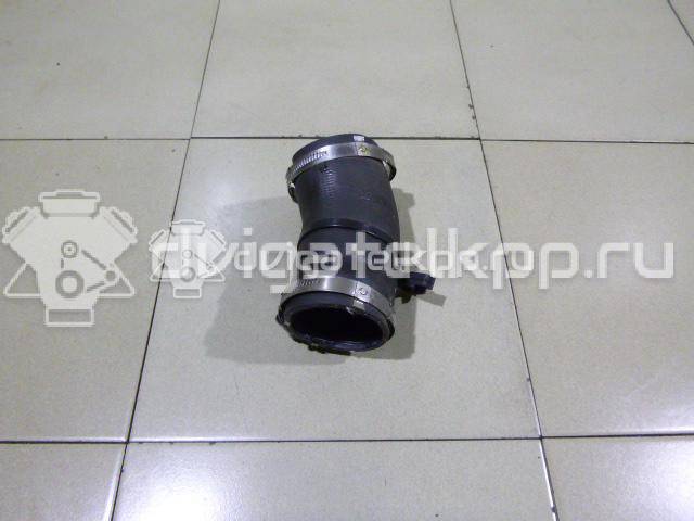 Фото Патрубок интеркулера для двигателя 204DTD для Jaguar / Land Rover 150-180 л.с 16V 2.0 л Дизельное топливо LR071998 {forloop.counter}}