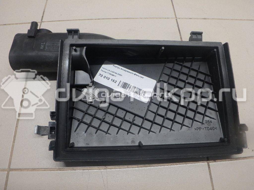 Фото Корпус воздушного фильтра для двигателя 1UR-FSE для Lexus / Toyota 347-385 л.с 32V 4.6 л бензин 1770638011 {forloop.counter}}