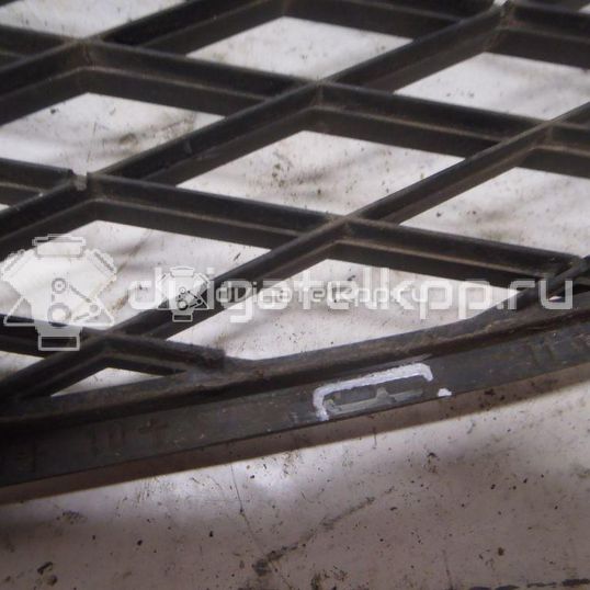 Фото Решетка в бампер  6402A037 для Mitsubishi Outlander