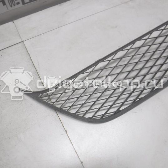 Фото Решетка в бампер  6402A037 для Mitsubishi Outlander