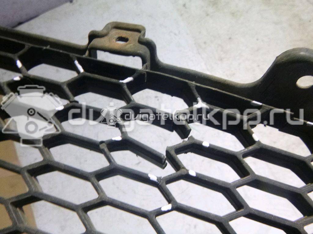 Фото Решетка в бампер  6402A199 для Mitsubishi Outlander {forloop.counter}}