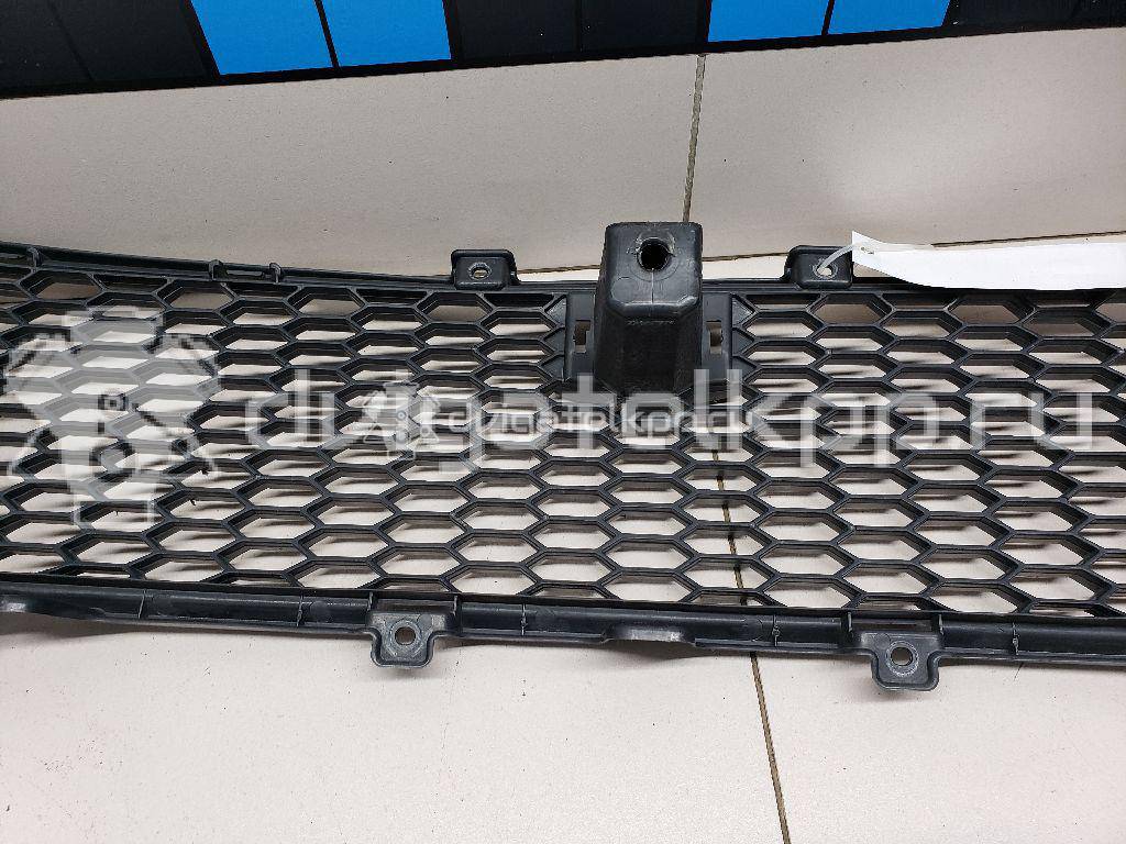 Фото Решетка в бампер  6402A199 для Mitsubishi Outlander {forloop.counter}}