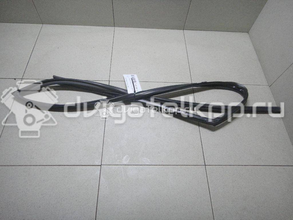 Фото Уплотнитель стекла двери  mr526475 для mitsubishi Lancer (CS/Classic) {forloop.counter}}