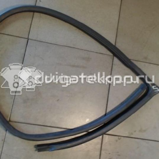 Фото Уплотнитель стекла двери  MR526475 для mitsubishi Lancer (CS/Classic)