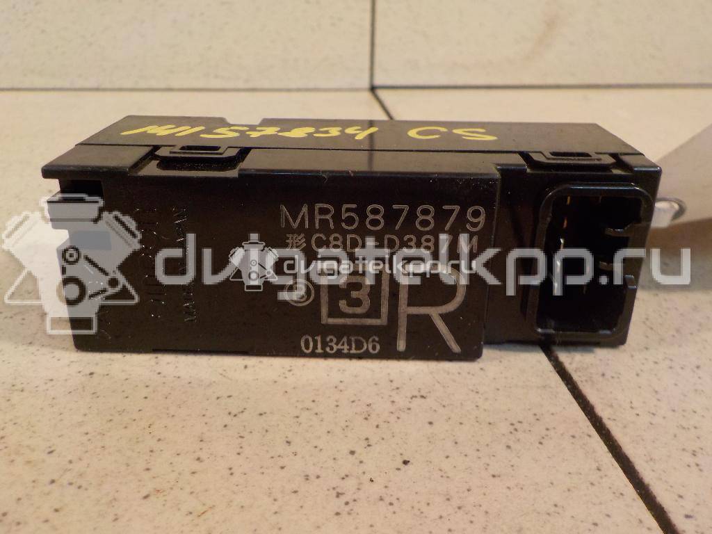 Фото Кнопка стеклоподъемника  mr587879 для mitsubishi Lancer (CS/Classic) {forloop.counter}}