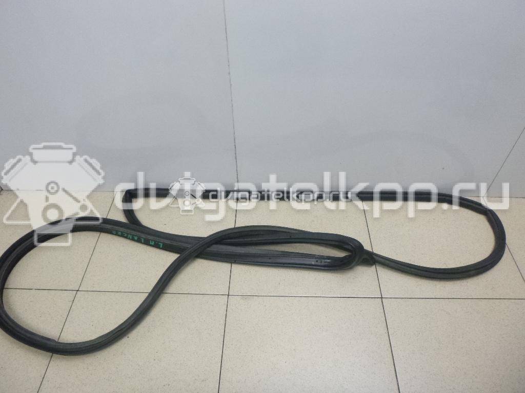Фото Уплотнитель двери  5725A049 для mitsubishi Lancer (CX,CY) {forloop.counter}}